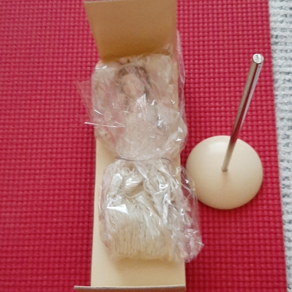 Putting on the Ritz porcelain doll - Picture 2 of 4